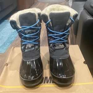 Khombu rain/snow boots grey/black size 8M.